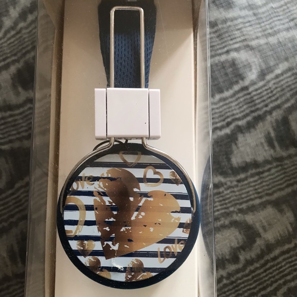 NWT Headphones - Picture 2 of 4